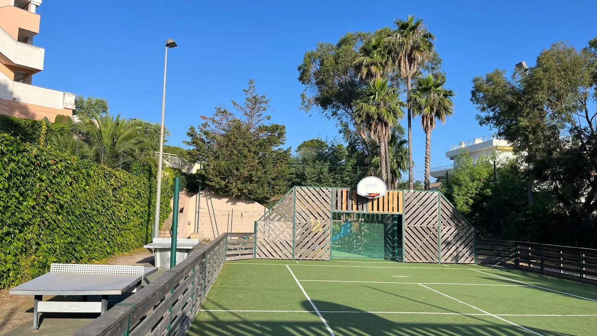 Appart Cannes Residence Piscine-Parc-Tennis 0*,  France